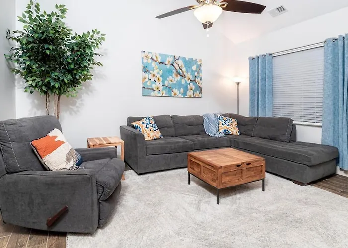 Elegant Cades Cove Condo With Community Pool