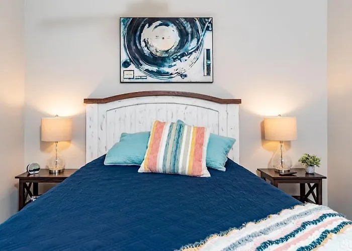 Gorgeous Cades Cove Condo With Community Pool